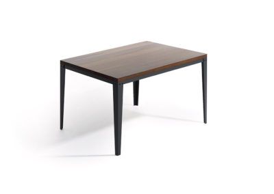 Stół Floy Hard kwadratowy blat z drewna i nogi z metalu